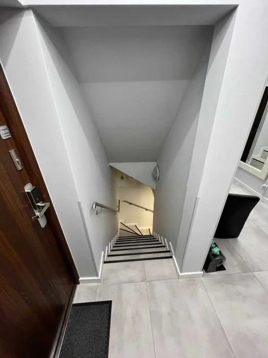 Nowoczesne Pokoje z Łazienkami – Hostel 365 Poznań – Parking – Wi-Fi – zdjęcie 7