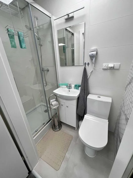 Nowoczesne Pokoje z Łazienkami – Hostel 365 Poznań – Parking – Wi-Fi – zdjęcie 5