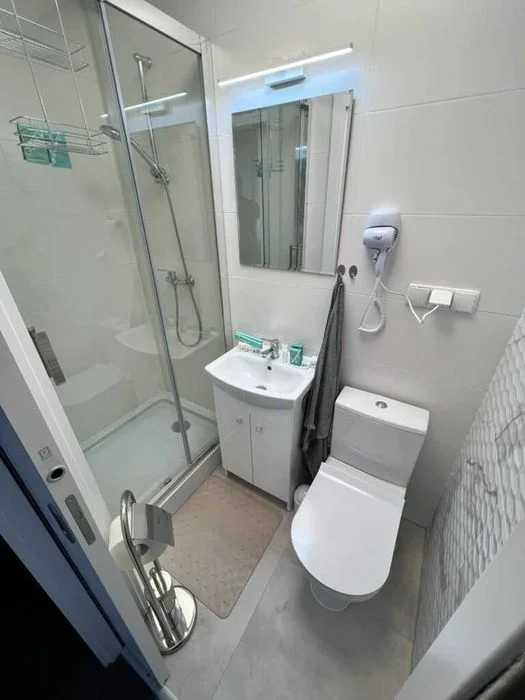 Nowoczesne Pokoje z Łazienkami – Hostel 365 Poznań – Parking – Wi-Fi – zdjęcie 12