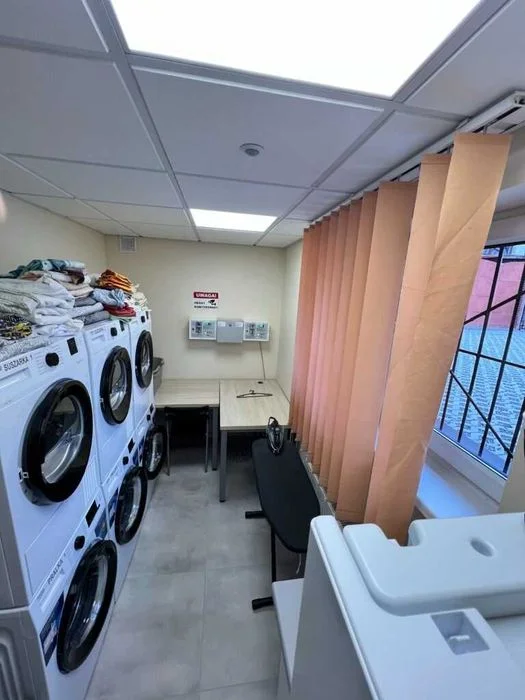 Nowoczesne Pokoje z Łazienkami – Hostel 365 Poznań – Parking – Wi-Fi – zdjęcie 9