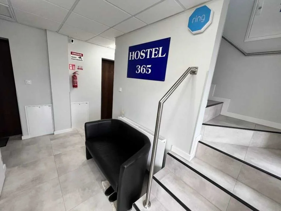 Nowoczesne Pokoje z Łazienkami – Hostel 365 Poznań – Parking – Wi-Fi – zdjęcie 4