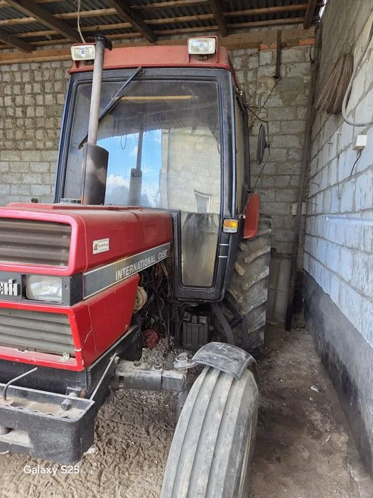 Case 585 XL international uszkodzony – zdjęcie 2