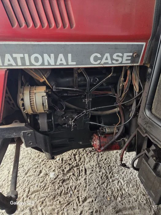 Case 585 XL international uszkodzony – zdjęcie 3