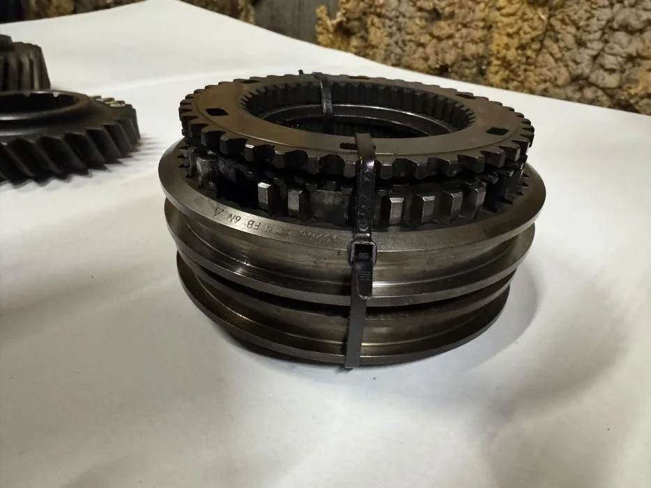 Części Massey Ferguson seria 3000,3600, 6000,8100, stan bardzo dobry – zdjęcie 2