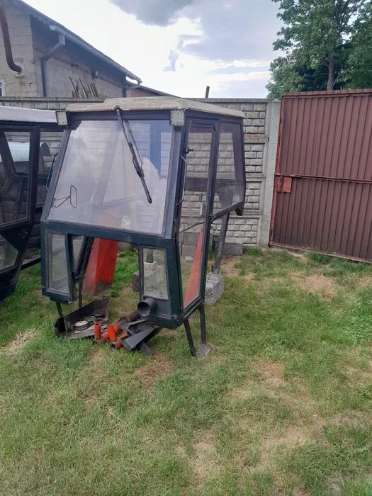 Kabina do Ciągnika Gruby Materiał Mocowana na Poduszkach Solidna kompletna – zdjęcie 3