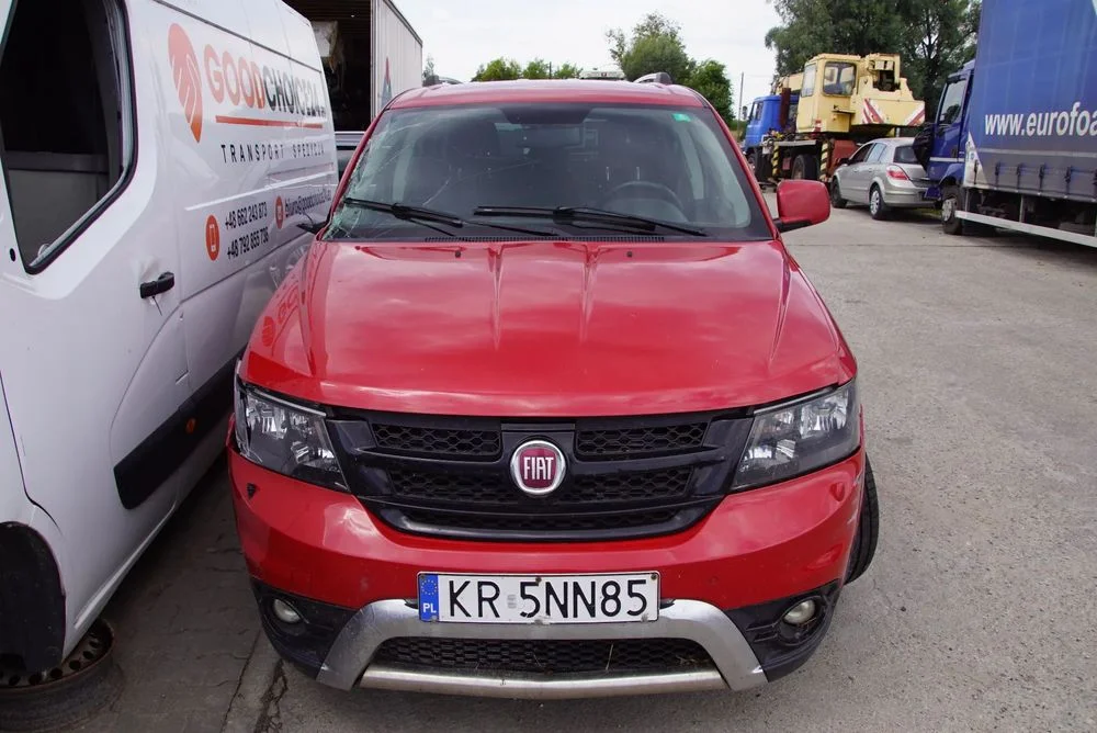 Auto na części - Fiat Freemont 2.0 MultiJet 170 KM 939B5000 62TE PRM 2015R Silnik Skrzynia Drzwi Maska Błotnik Zderzak Klapa Lampa Lusterko Klamka Szyba Deska Kokpit Sterownik Moduł Czujnik Licznik Wy – zdjęcie 8