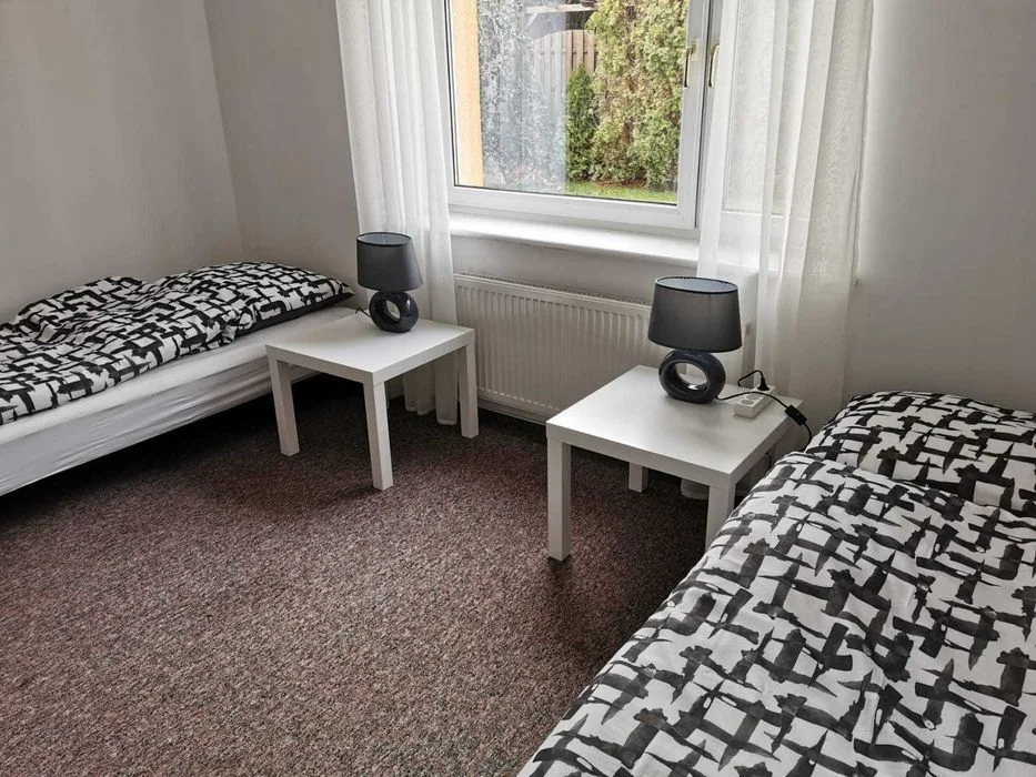 Dom Ładne pokoje 8-10 osób dla firm, Poznań Malta oś Zodiak, faktura – zdjęcie 5
