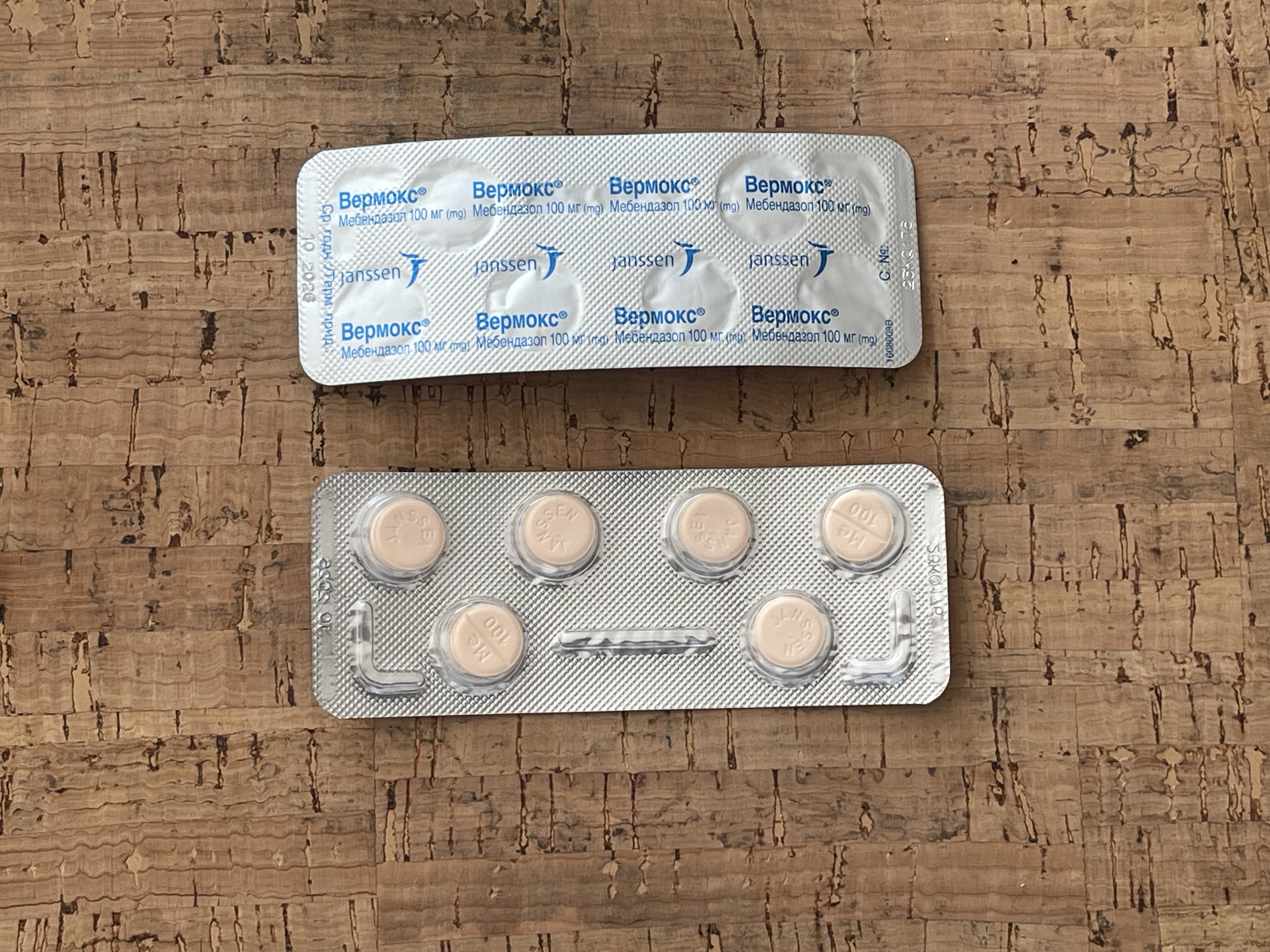 Vermox, Wermoks, Mebendazol 100 mg. owsiki, nicienie, odrobaczanie – zdjęcie 2