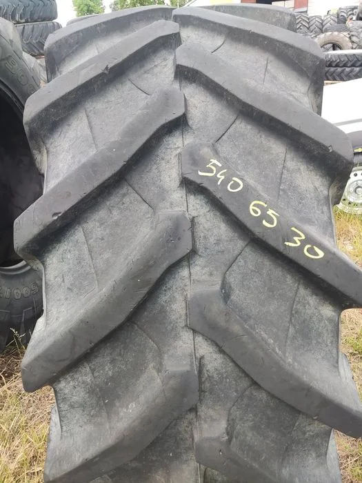 Opona Trelleborg TM 800 ,540 65 30 bez napraw – zdjęcie 2