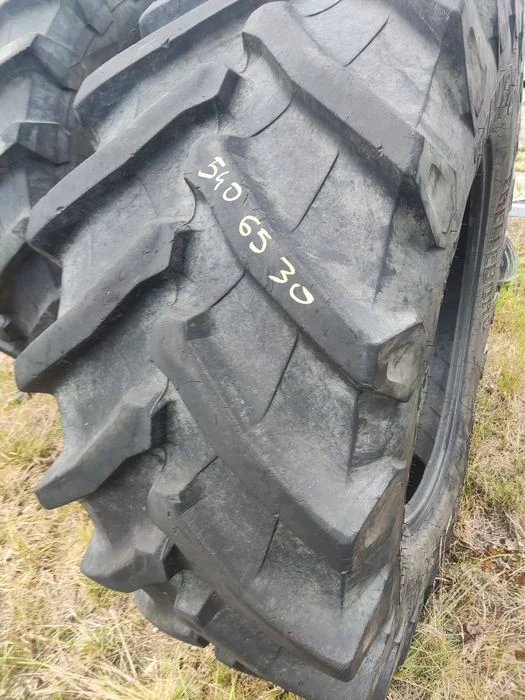 Opona Trelleborg TM 800 ,540 65 30 bez napraw