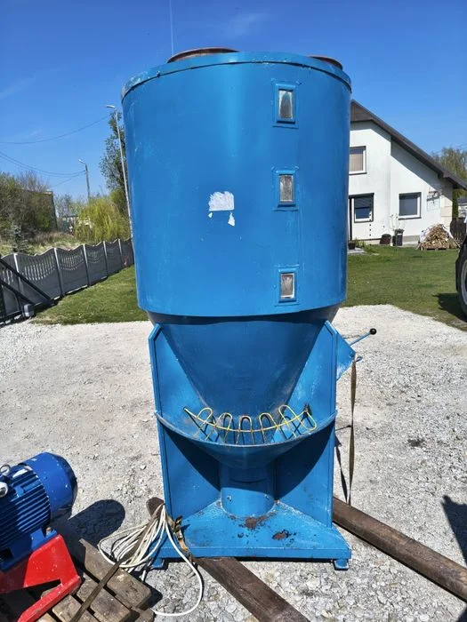 Mieszalnik Paszowy 500kg z śrutownikiem ssącotłoczącym 11kW