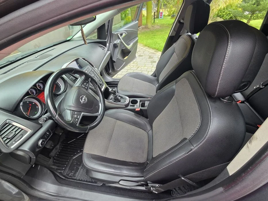 Opel Astra J, 2011 rok, 2.0 CDTI 160 KM – zdjęcie 3