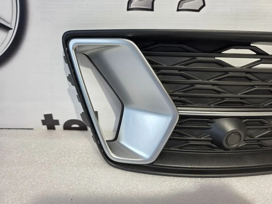 Audi A6 C8 4K0 S-Line 18- Lewa / Prawa Kratka Boczna Zderzaka Przedniego Przód + Parktronik Nr 4K0807681D / 4K0807647D + 5Q1919275A , 4K0807682D / 4K0807648D + 5Q1919275A Nr Aukcji Kb72 – zdjęcie 3