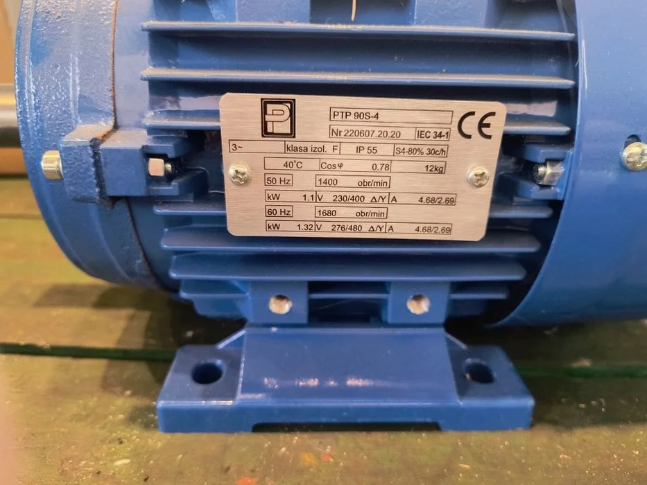 Silnik elektryczny 1,1 kW 1400 obr z kołem pasowym NOWY – zdjęcie 2