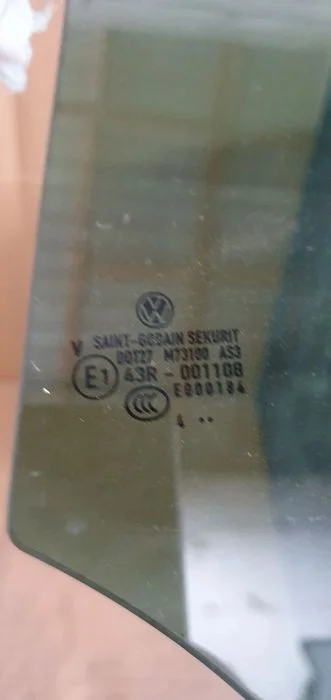 Szyba prawy tył tylna prawa VW Touran I AS3 04r – zdjęcie 4