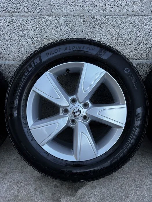 Oryginalne Alufelgi R17 5x108 volvo xc 40 60 zimowe 235/60/17 – zdjęcie 4