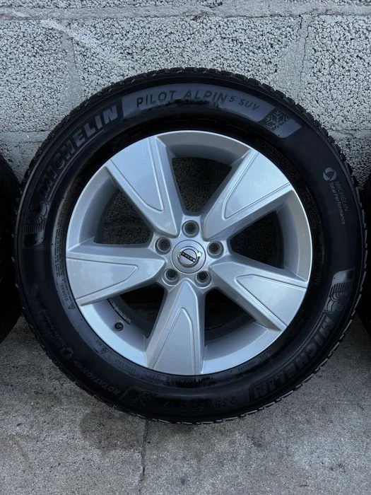 Oryginalne Alufelgi R17 5x108 volvo xc 40 60 zimowe 235/60/17 – zdjęcie 3