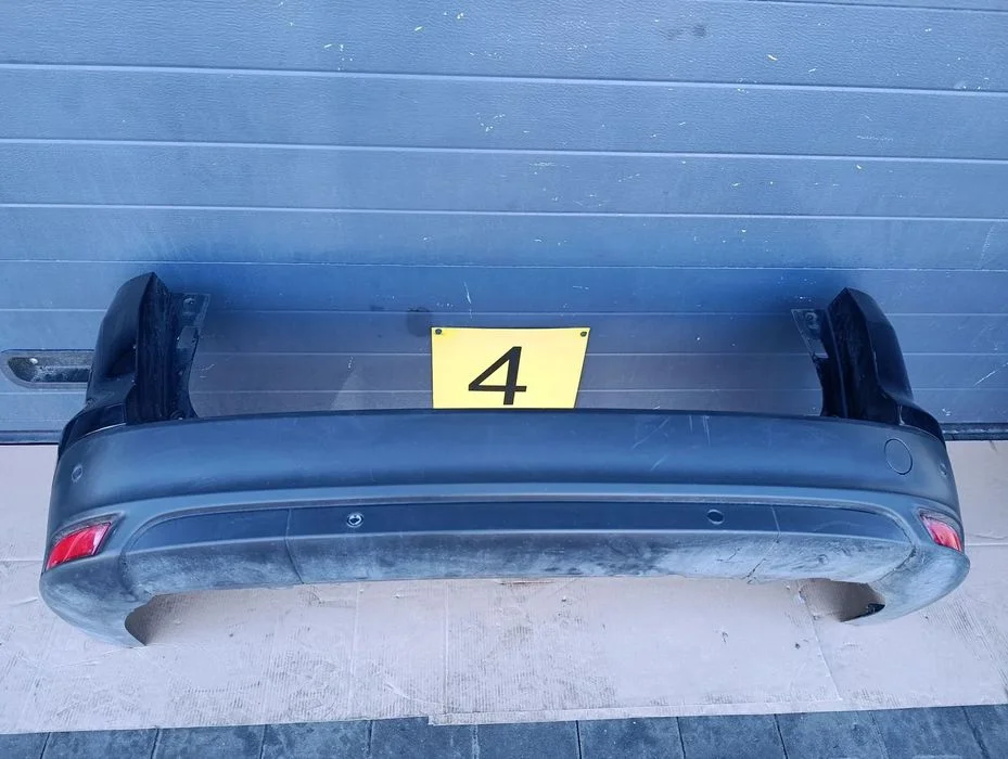 Ford Focus Mk3 Zderzak Tył Tylny Pdc