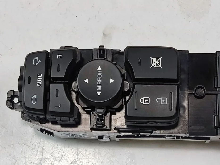 KIA SORENTO 18-20r Panel Sterowania Szyb – zdjęcie 2