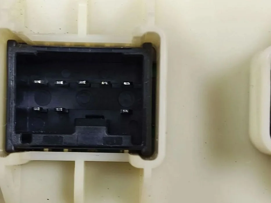 KIA SORENTO 18-20r Panel Sterowania Szyb – zdjęcie 6