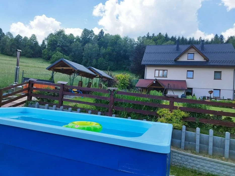 noclegi Korbielów dom domek w górach na wyłączność pokoje letni basen bania jacuzzi – zdjęcie 4
