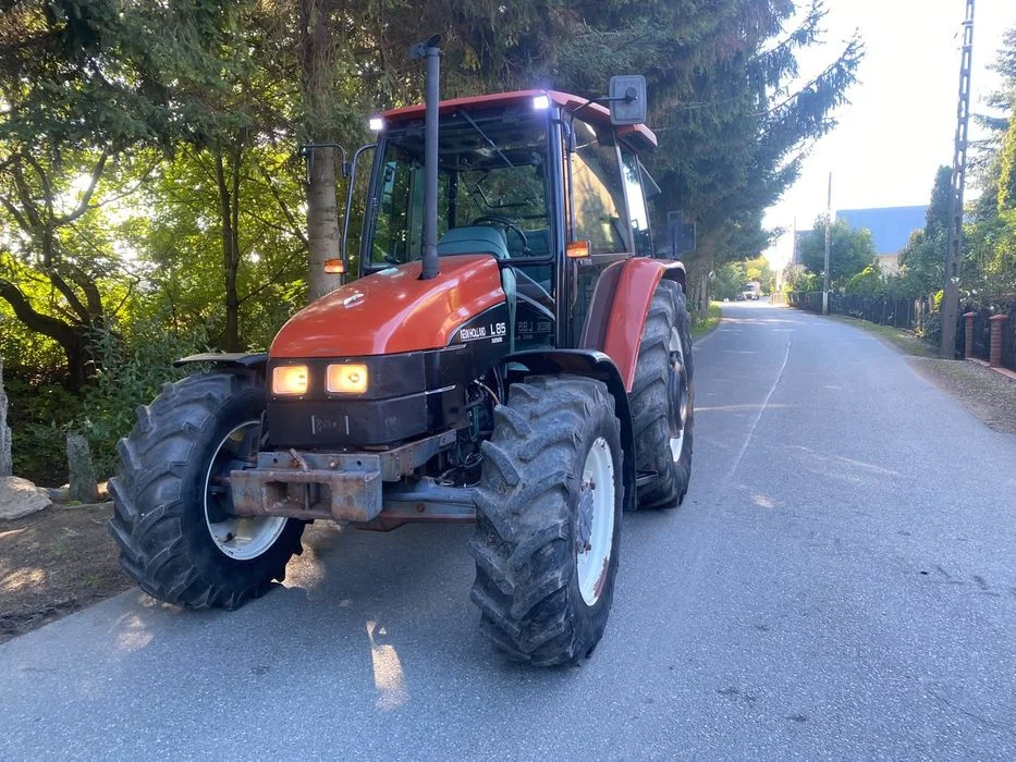 New holland l 85