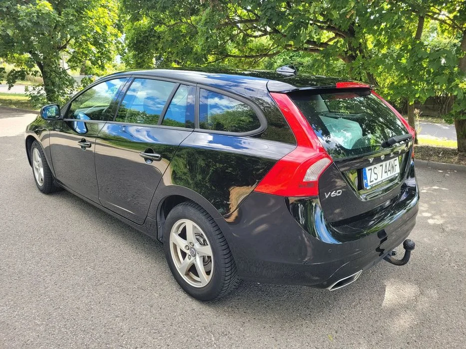 Volvo V60 2.0D4D Automat Bezwypadkowy – zdjęcie 3