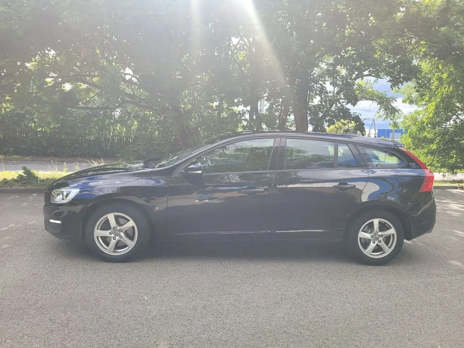 Volvo V60 2.0D4D Automat Bezwypadkowy – zdjęcie 2