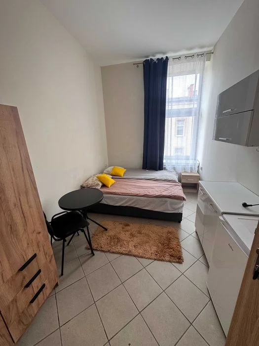 noclegi, ścisłe centrum Aleja NMP – zdjęcie 4