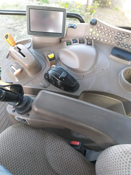 Ciągnik Rolniczy John Deere R6125 – zdjęcie 8