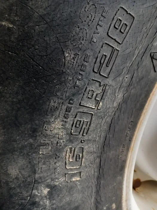 Opony,części Renault 18.4R38,16.9R28 – zdjęcie 2