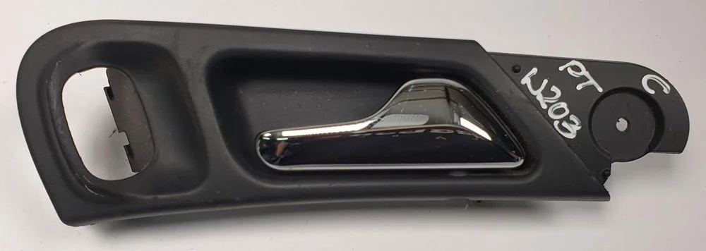 Klamka Wewnętrzna Prawy Tył Mercedes W203 A3185