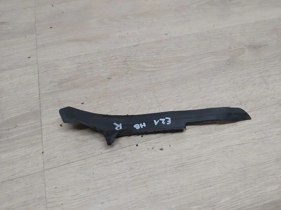 TOYOTA Corolla E21 narożnik zakończenie podszybia prawe 53823 – zdjęcie 2