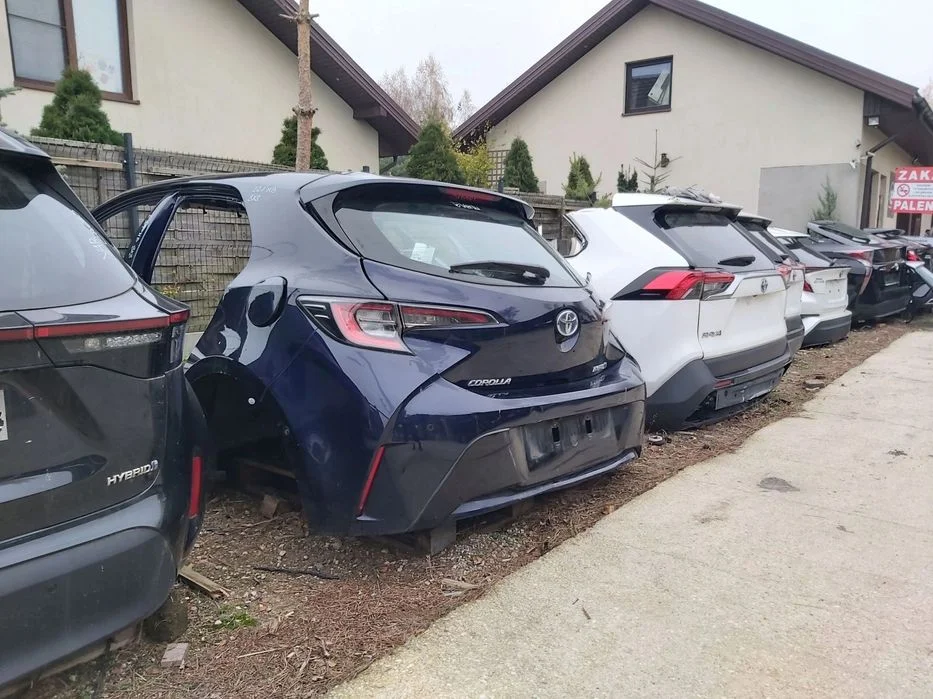 TOYOTA Corolla E21 narożnik zakończenie podszybia prawe 53823 – zdjęcie 4