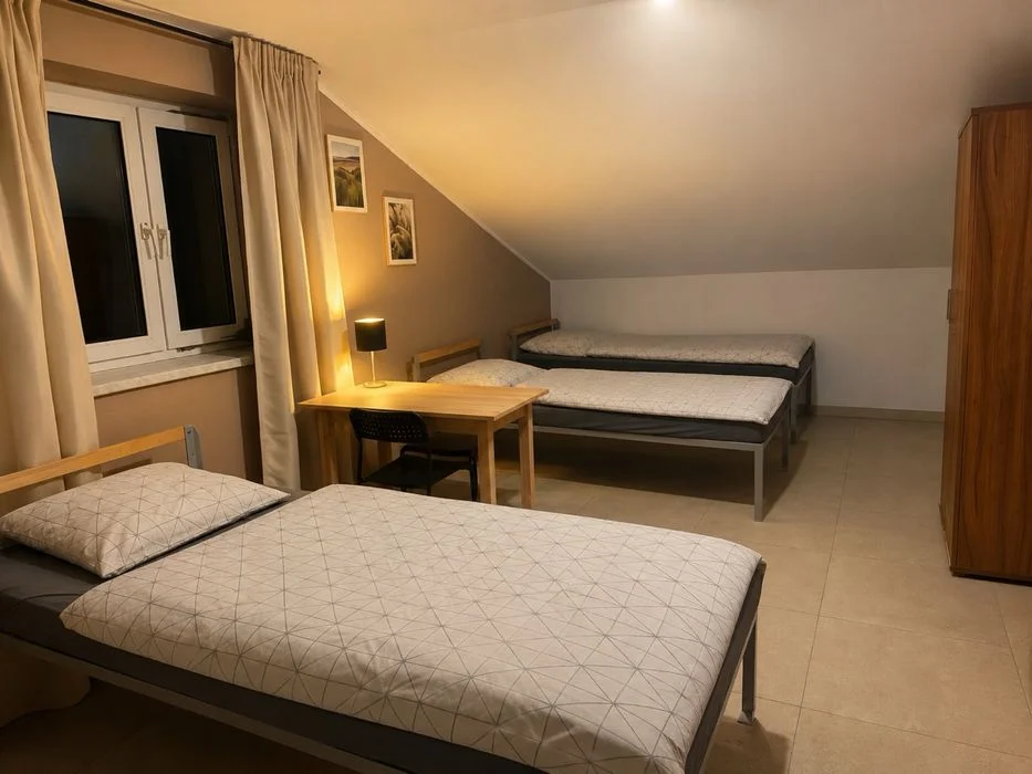 Noclegi Sochaczew Hostel kwatery pracownicze pokoje mieszkanie wynajem noclegi Sochaczew dla firm delegacje apartamenty – zdjęcie 2