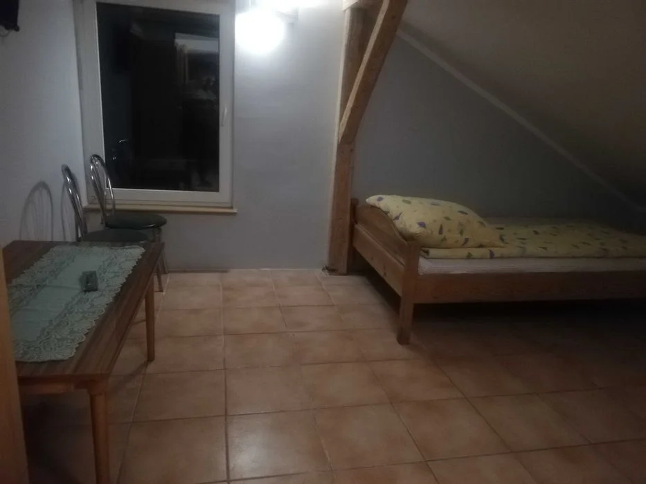 pokoje z łazienkami hostel agroturystyka noclegi hotel noclegi dla pracowników Brodnica – parking dla busów... – zdjęcie 2
