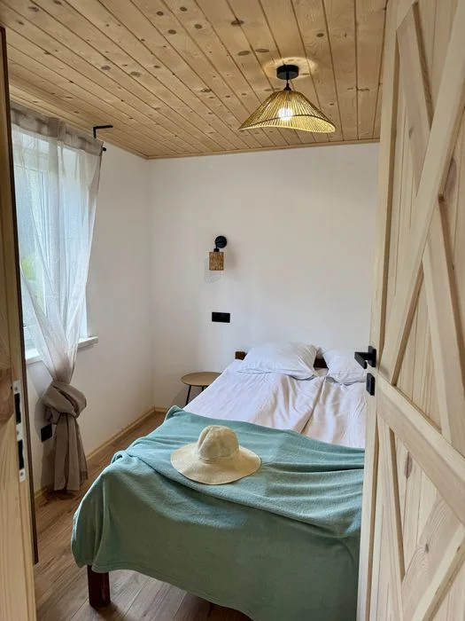 Wolny SYLWESTER DOMKI Nad Soliną w Bieszczadach w lesie na odludziu blisko jeziora – zdjęcie 7
