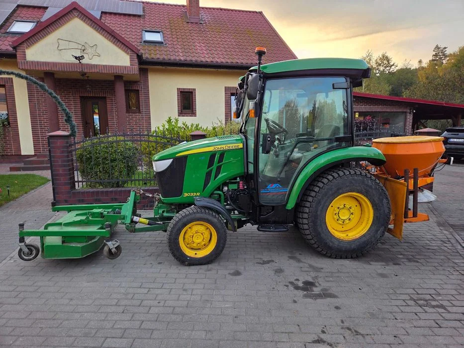 John Deere 3033R – ciągnik komunalny / sadowniczy 2017 rok 4x4 – zdjęcie 3