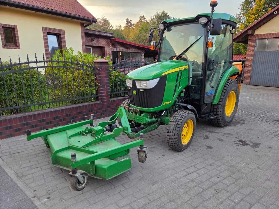 John Deere 3033R – ciągnik komunalny / sadowniczy 2017 rok 4x4 – zdjęcie 2