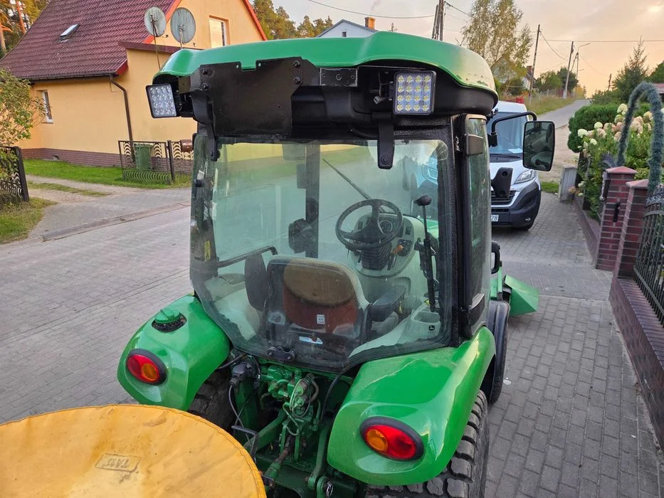 John Deere 3033R – ciągnik komunalny / sadowniczy 2017 rok 4x4 – zdjęcie 5