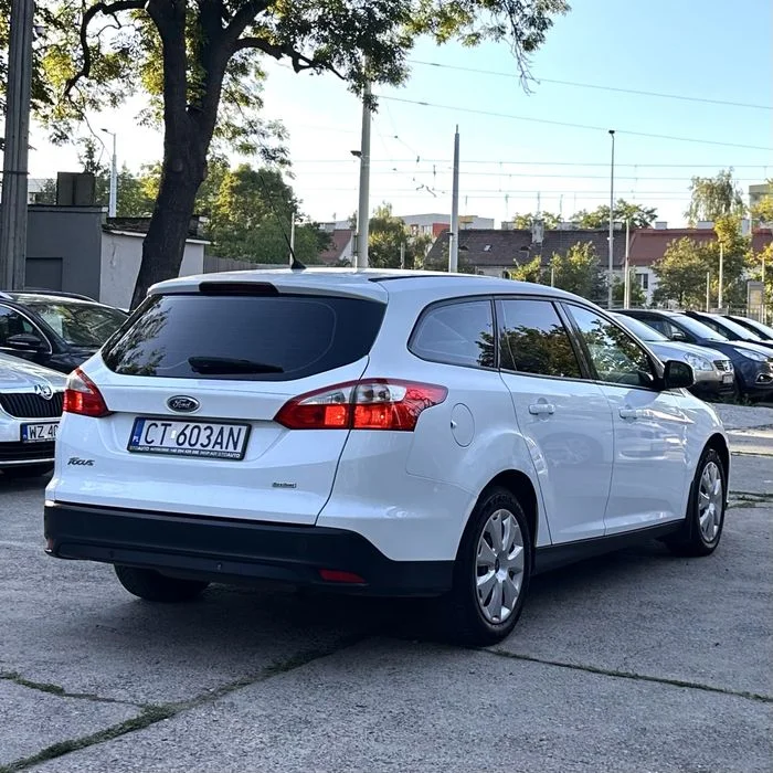 Ford Focus MK3 – 1.6 Benzyna 120KM – Manual – Niski przebieg – Zadbane – Klima – Grzane fotele – 2013 – zdjęcie 4