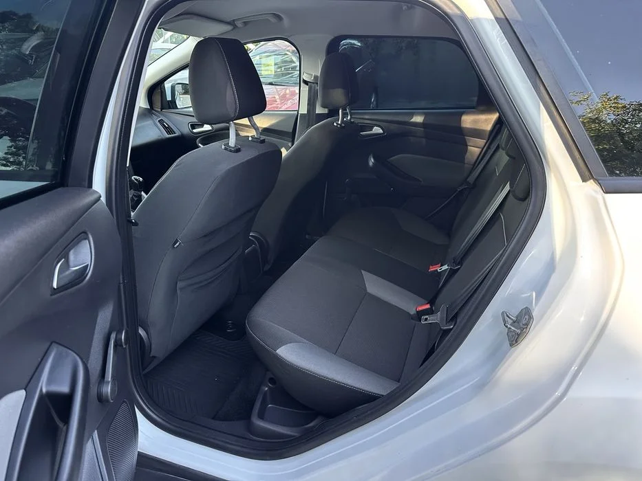 Ford Focus MK3 – 1.6 Benzyna 120KM – Manual – Niski przebieg – Zadbane – Klima – Grzane fotele – 2013 – zdjęcie 6