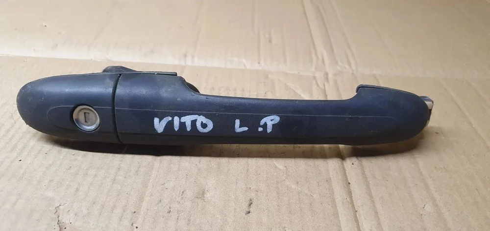 Klamka lewy przód przednia lewa Mercedes Vito 639