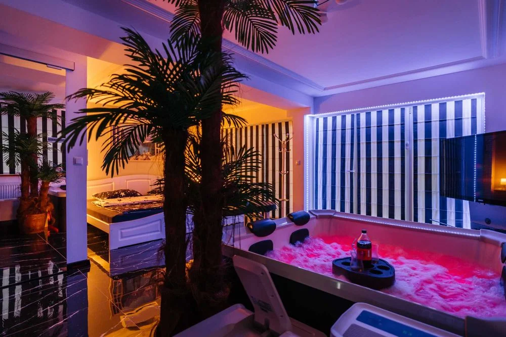 Apartament Domek Nastrojowy LOVE SPA JAUCUZZI w pokoju na wyłączność na życzenie śniadanie do pokoju strefa grill wypoczynek jacuzzi rowery E-bike
