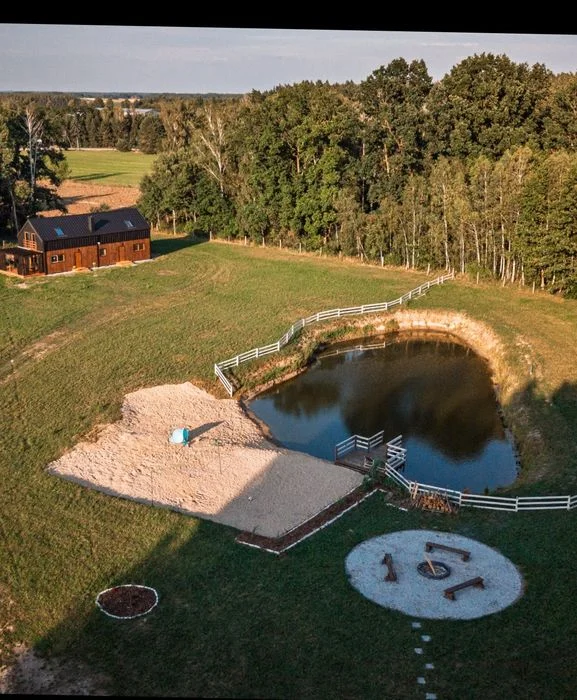 Domek letniskowy , wypoczynkowy całoroczny ze stawem i plaża. Tygodniowe rezerwacje 25% taniej!