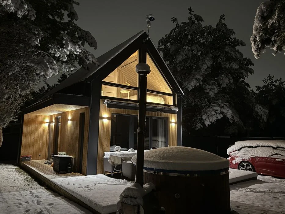 Domek nad jeziorem, las jacuzzi prywatne – zdjęcie 2