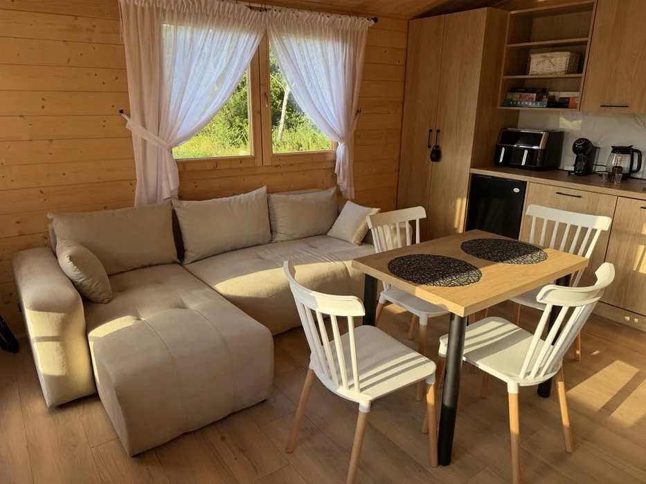 Domek na wynajem z jacuzzi sauną dla 4 osób śniadania, obiadokolacje, kino plenerowe, łowisko, rowery, deski SUP – zdjęcie 12