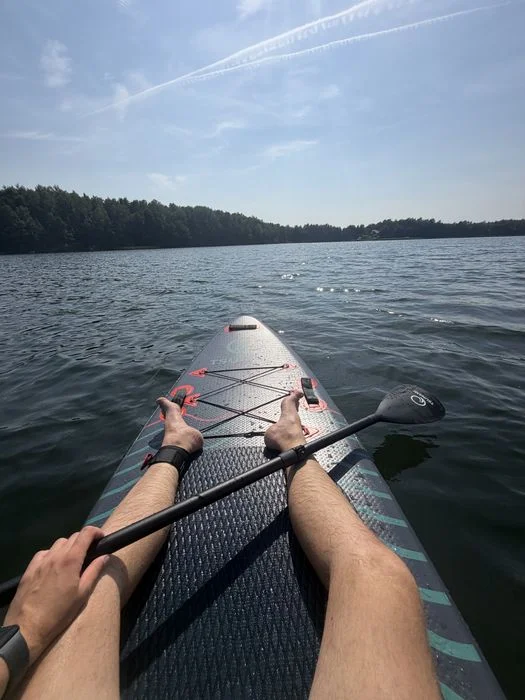 Domek na wynajem z jacuzzi sauną dla 4 osób śniadania, obiadokolacje, kino plenerowe, łowisko, rowery, deski SUP – zdjęcie 10
