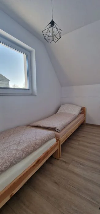 Domki nad jeziorem u Izy z balią ogrodową – zdjęcie 11
