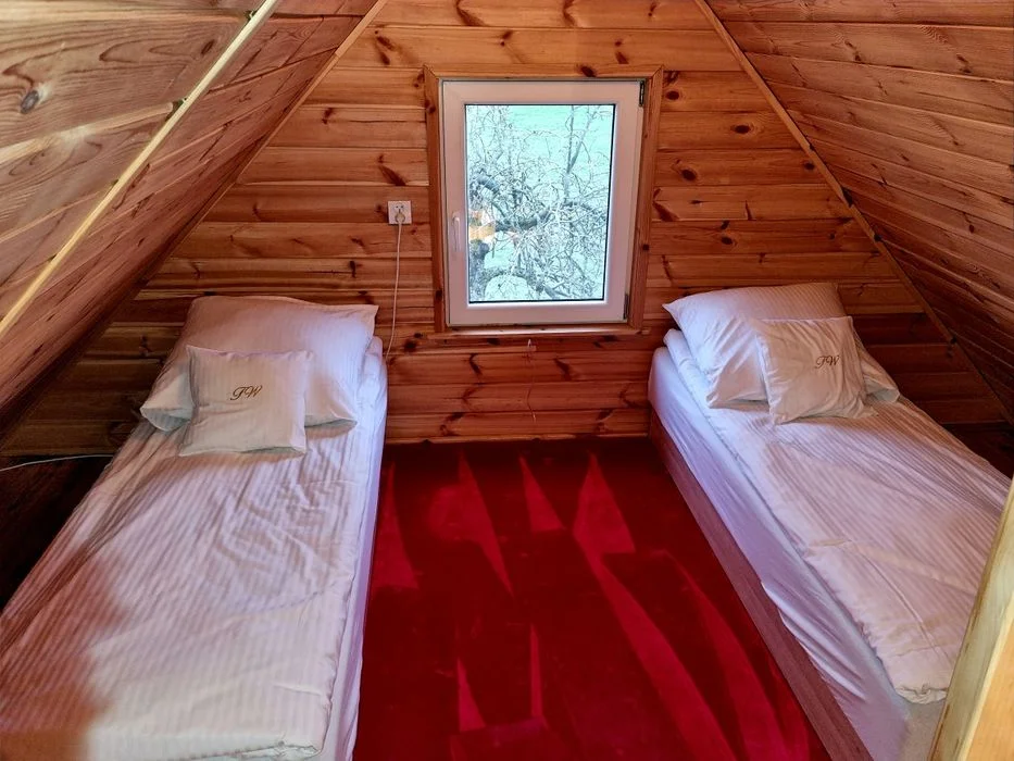 Wieczór Panieński Romantyczny Domek z ogrzewanym tarasem sauną i jacuz – zdjęcie 3